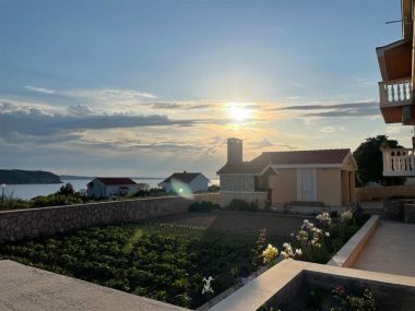 Apartementen Adriatic - with beautiful garden: A1(2), A2(2), A3(2+2) Rtina - Riviera Zadar 