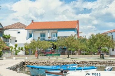Apartementen Dama - 10 m from beach: A1(6+1) Sukosan - Riviera Zadar 