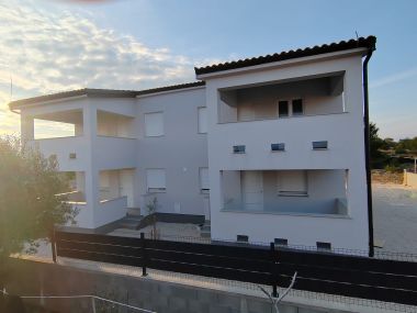 Apartementen Juli - modern: A1(2+2) Vir - Riviera Zadar 