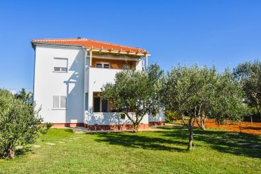 Apartementen FRANE - family apartment A1 prizemlje(4+1), A2 kat(4+1) Zaton (Zadar) - Riviera Zadar 