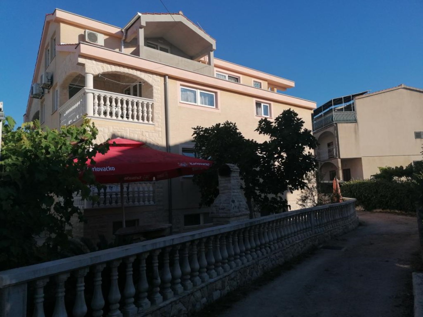 Apartementen Budi - near sandy beach A1(4), A2(4), A3(4) Vodice - Riviera Sibenik 